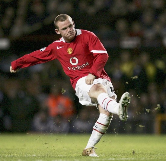 地反映在球 地反映在球